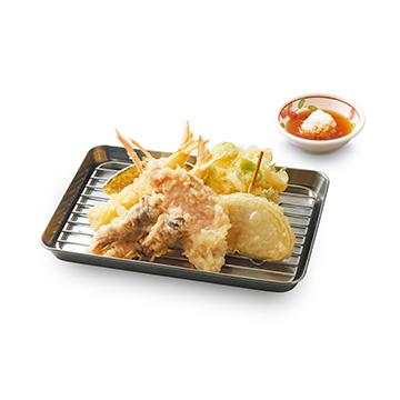 金目鯛とほたるいかの初夏天ぷら盛合せ